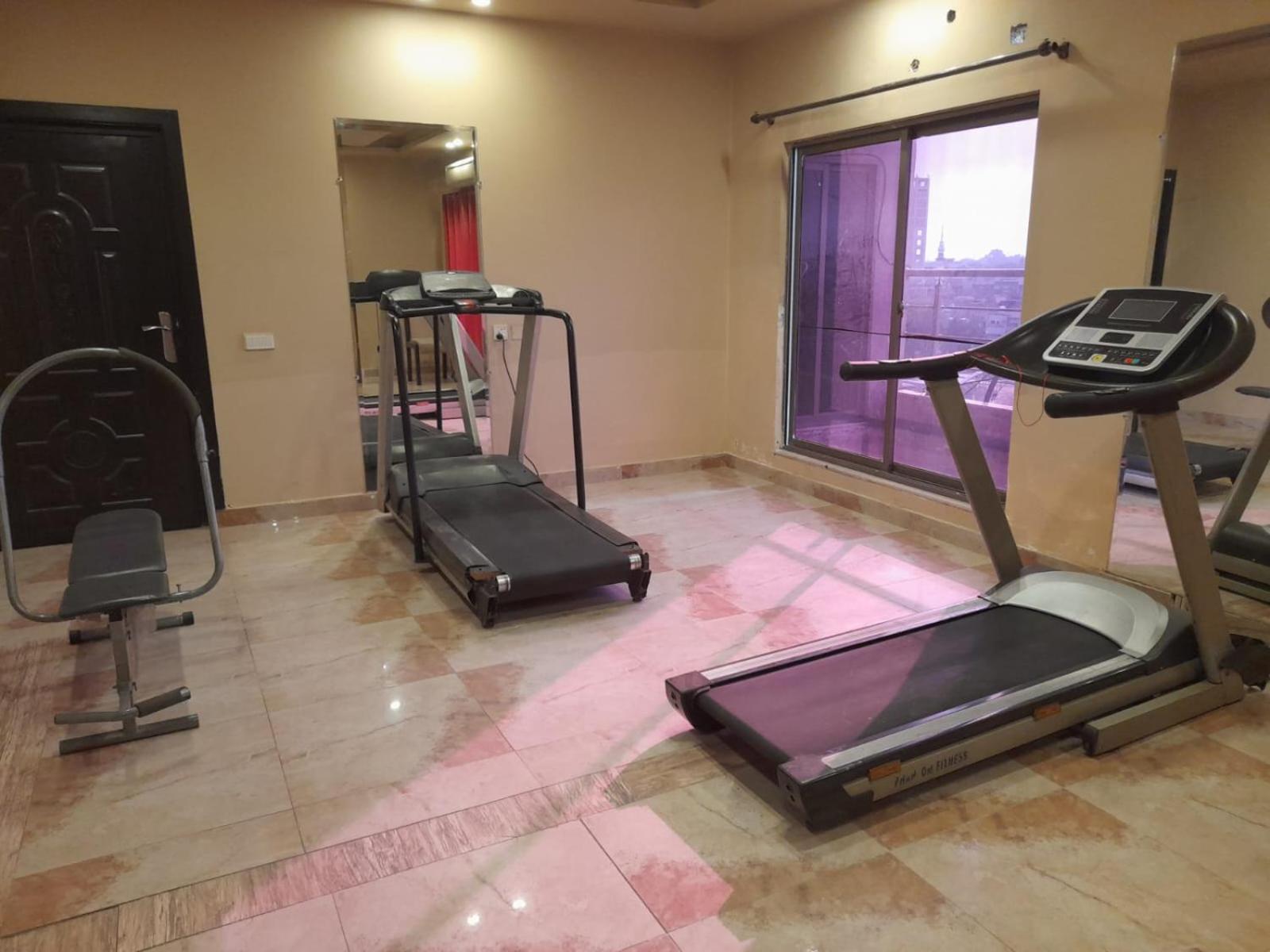 Grand Regent Hotel&Suites Faisalabad Exterior foto